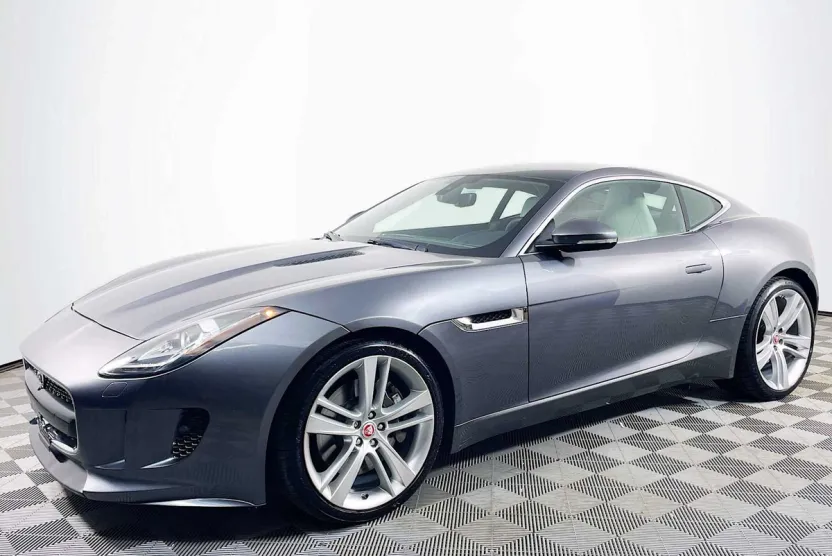 2016 Jaguar F-TYPE photo 1