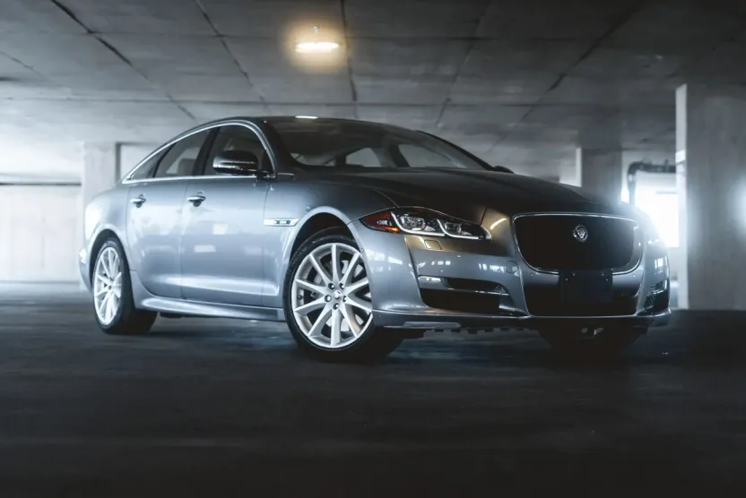 2018 Jaguar XJ R-Sport photo 1