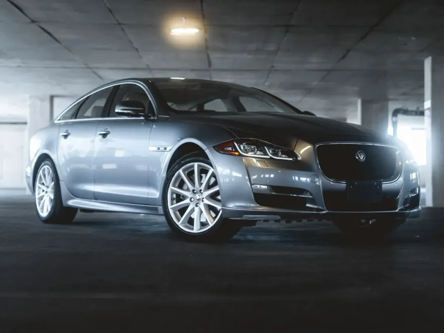 2018 Jaguar XJ R-Sport photo 1