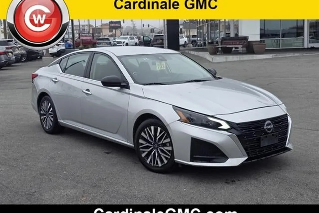 2024 Nissan Altima 2.5 SV photo 1