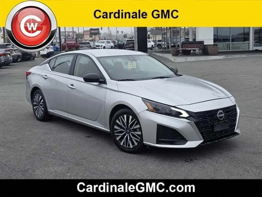 2024 Nissan Altima 2.5 SV photo 1