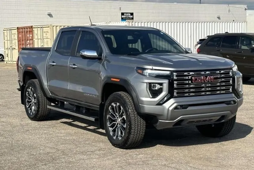 2023 Gmc Canyon Denali photo 1