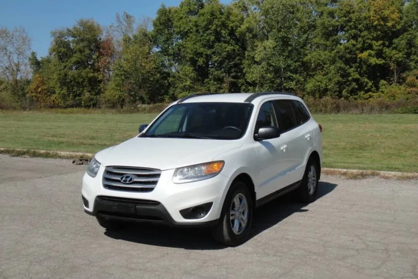2012 Hyundai Santa Fe GLS photo 1