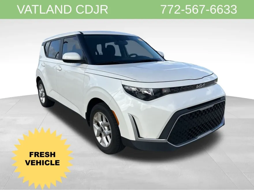 2023 Kia Soul LX photo 1