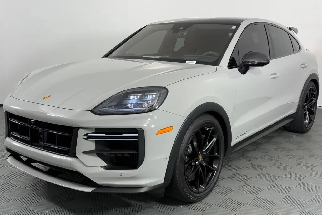 2024 Porsche Cayenne Coupe Turbo GT photo 1