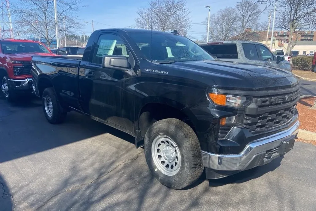 2025 Chevrolet Silverado 1500 photo 1