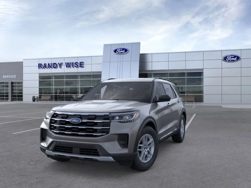 2025 Ford Explorer photo 1