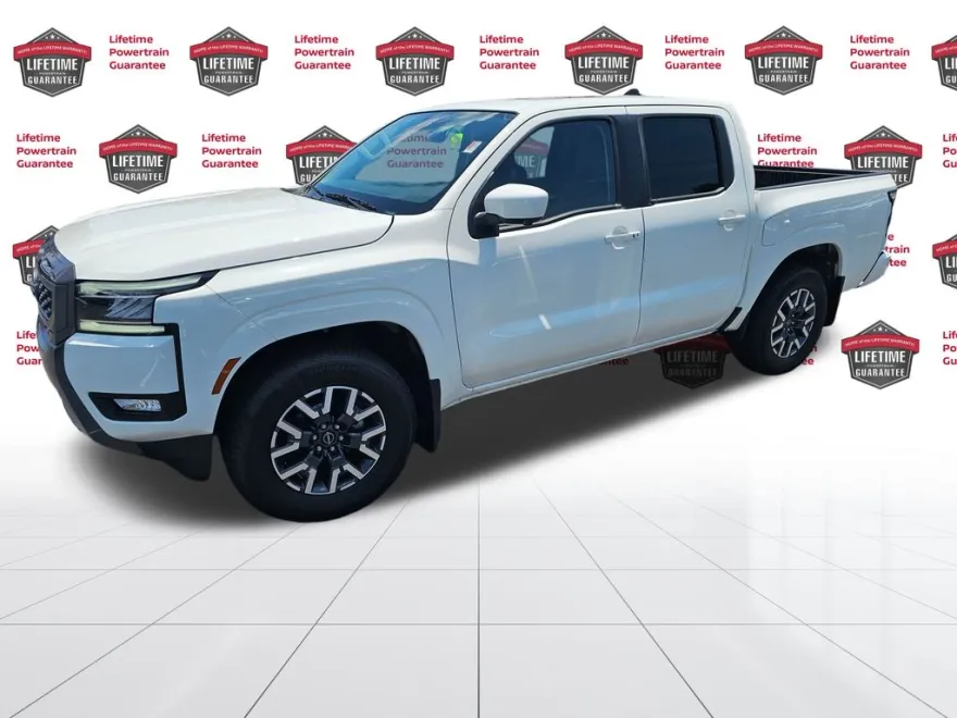 2025 Nissan Frontier SL photo 1
