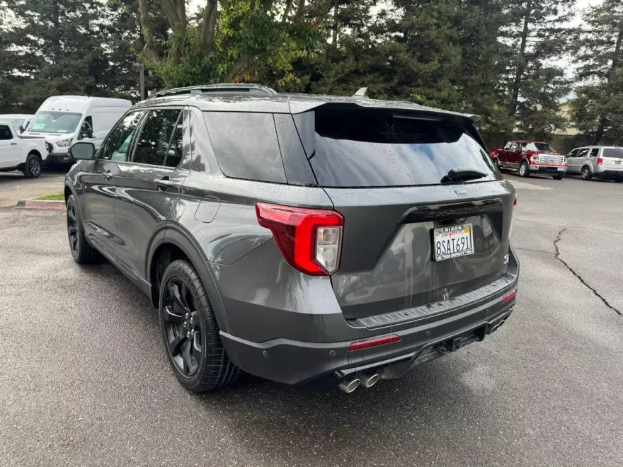 2020 Ford Explorer ST photo 1
