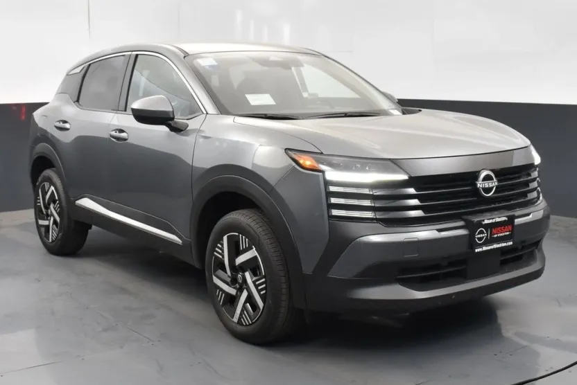 2025 Nissan Kicks SV photo 1