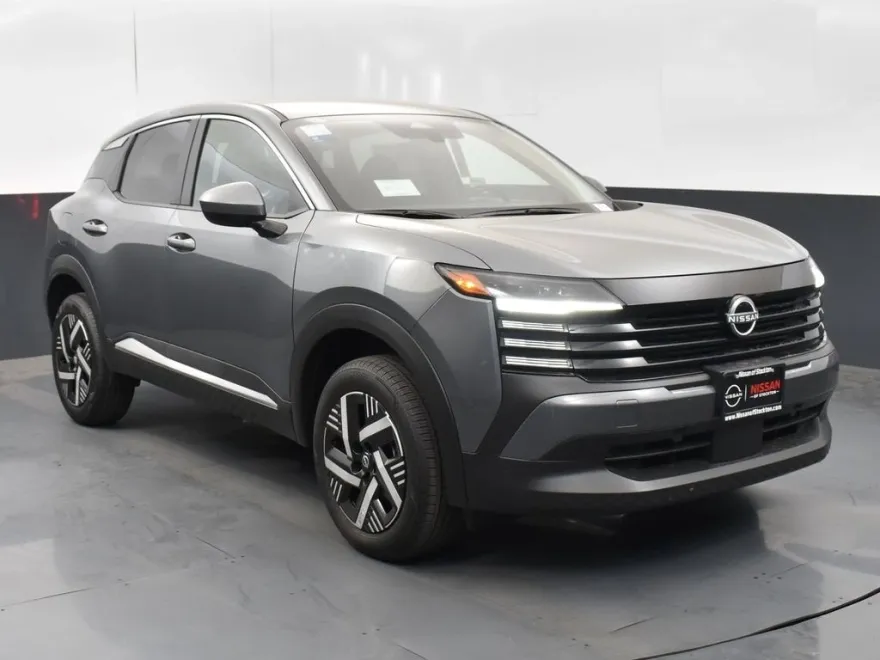 2025 Nissan Kicks SV photo 1