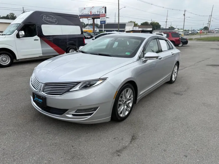 2013 Lincoln MKZ photo 1