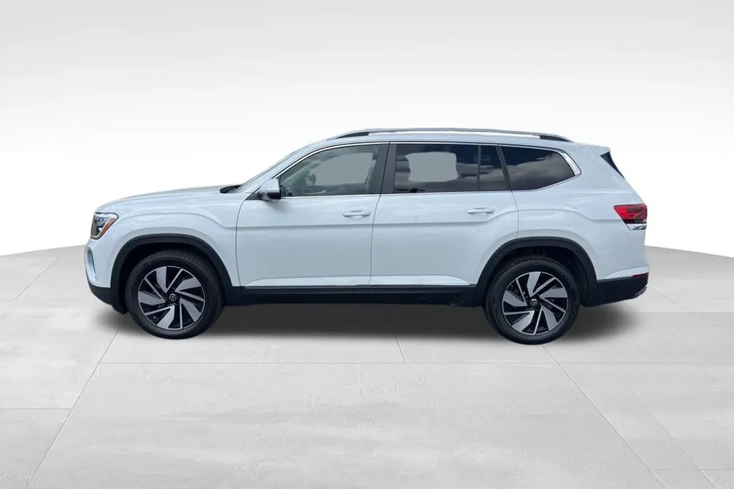 2025 Volkswagen Atlas SEL photo 1