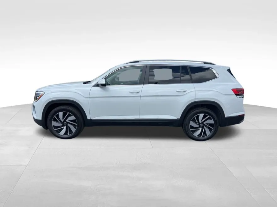 2025 Volkswagen Atlas SEL photo 1