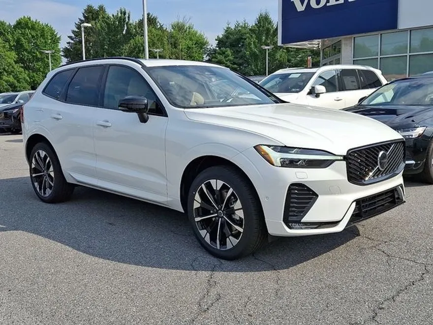 2026 Volvo XC60 B5 Plus photo 1