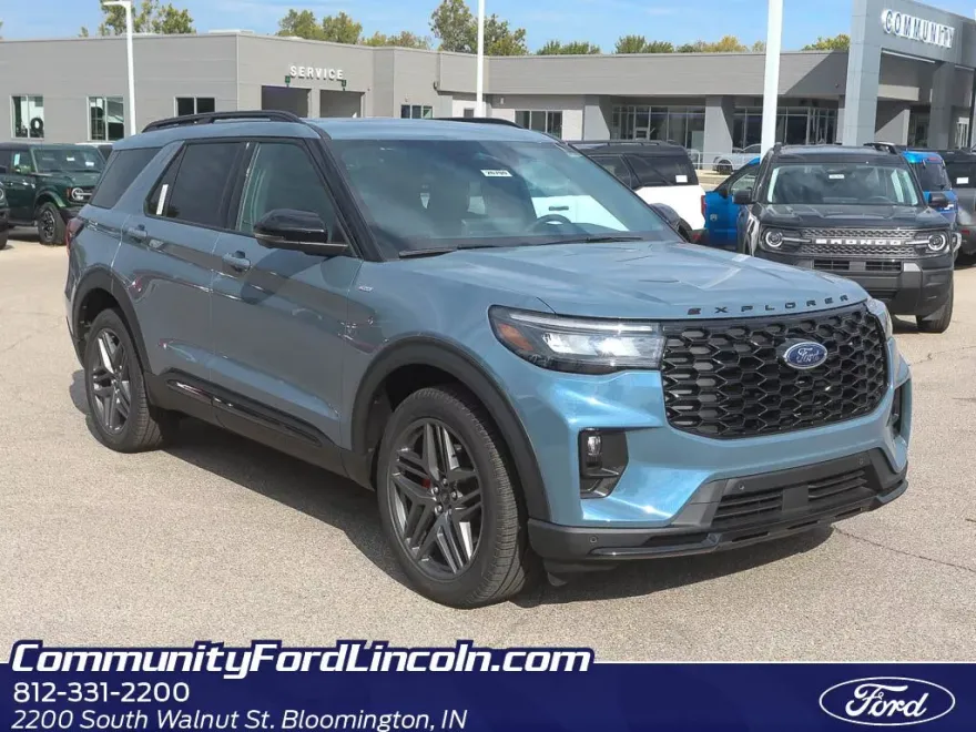 2025 Ford Explorer ST-Line photo 1