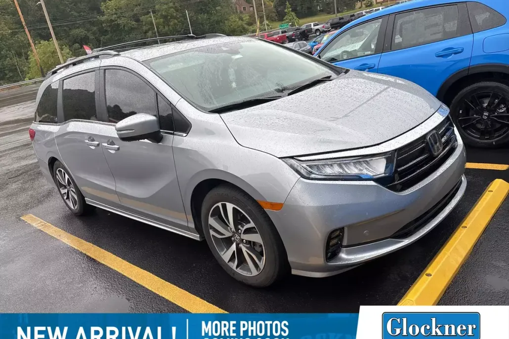2024 Honda Odyssey Touring photo 1