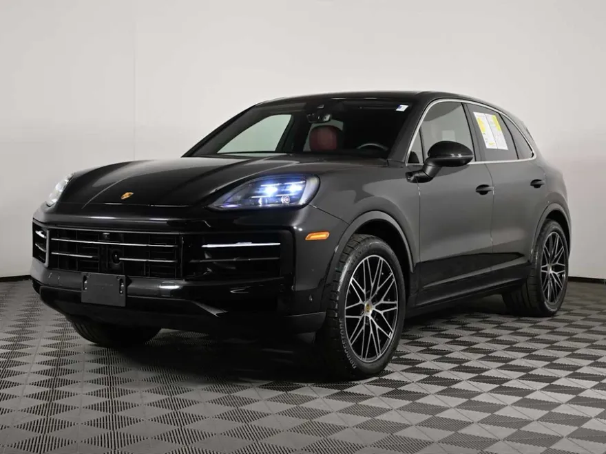 2024 Porsche Cayenne photo 1