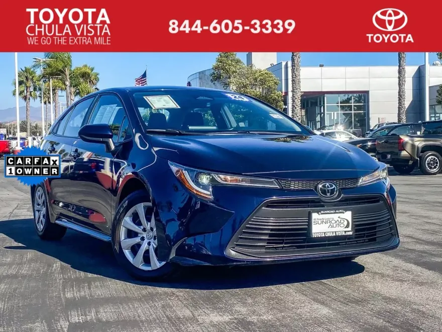 2024 Toyota Corolla LE photo 1