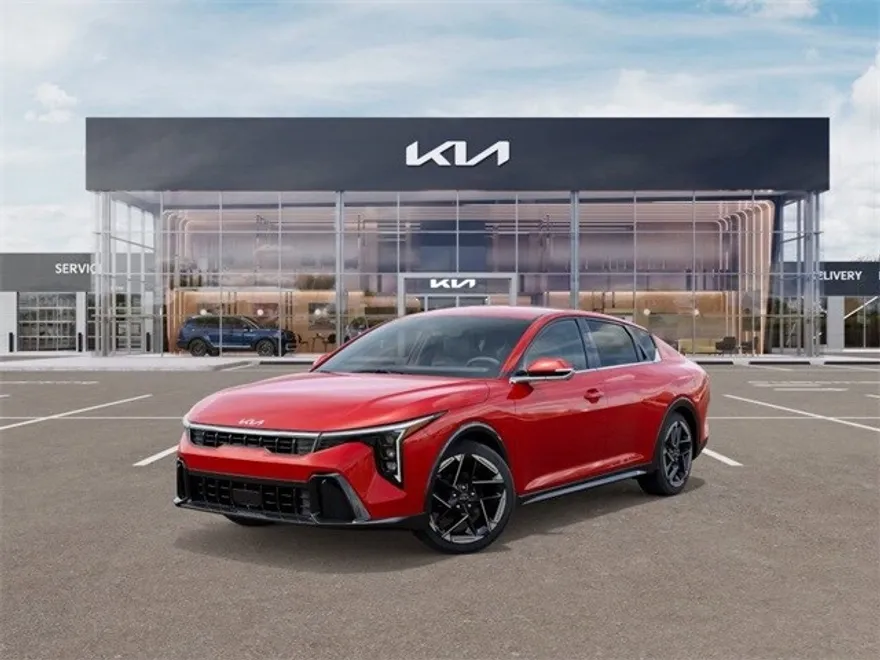 2025 Kia K4 GT-Line photo 1