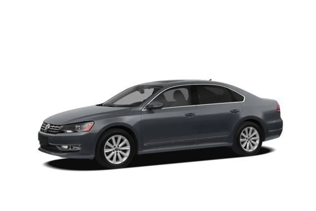 2013 Volkswagen Passat SEL photo 1