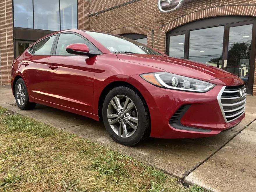 2017 Hyundai Elantra SE photo 1