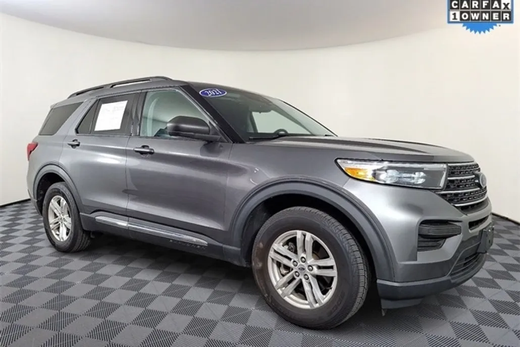 2021 Ford Explorer XLT photo 1