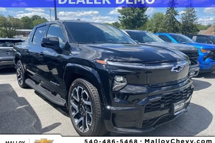 2024 Chevrolet Silverado EV RST photo 1