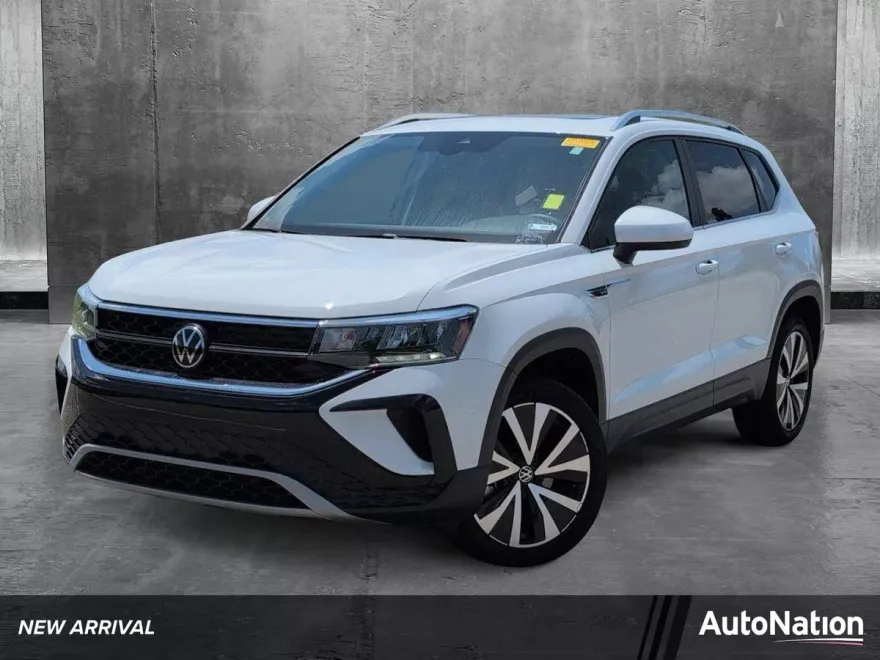 2023 Volkswagen Taos SE photo 1