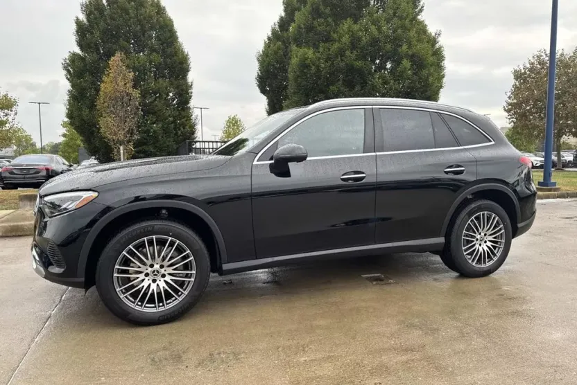 2026 Mercedes Benz GLC 300 4MATIC photo 1