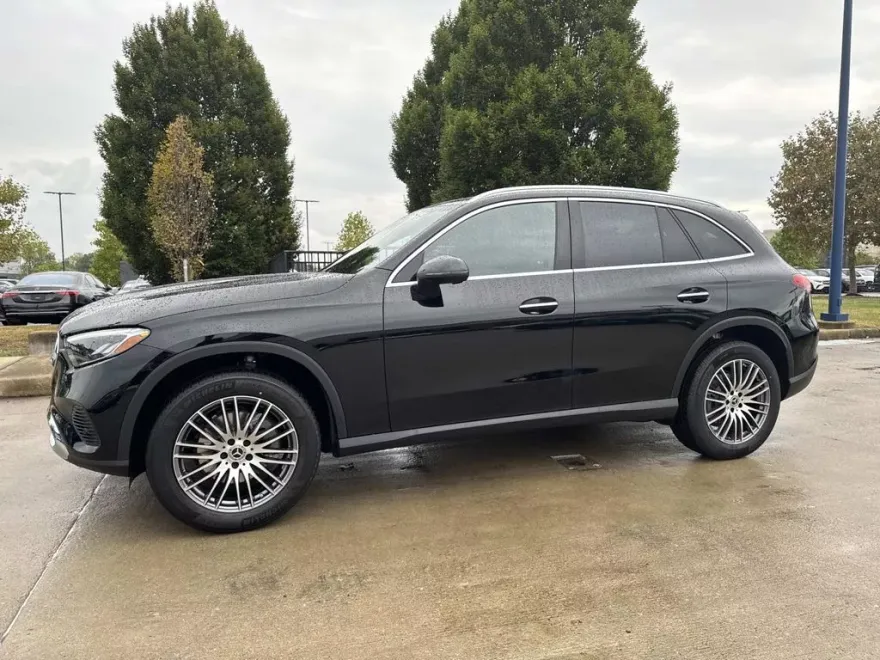 2026 Mercedes Benz GLC 300 4MATIC photo 1