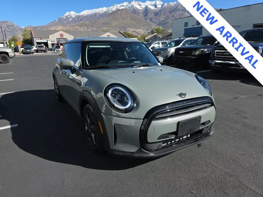 2023 Mini Cooper Signature photo 1