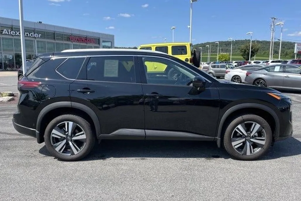 2024 Nissan Rogue AWD SL photo 1