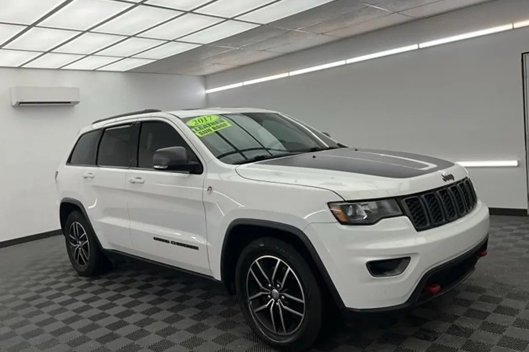 2017 Jeep Grand Cherokee Trailhawk photo 1