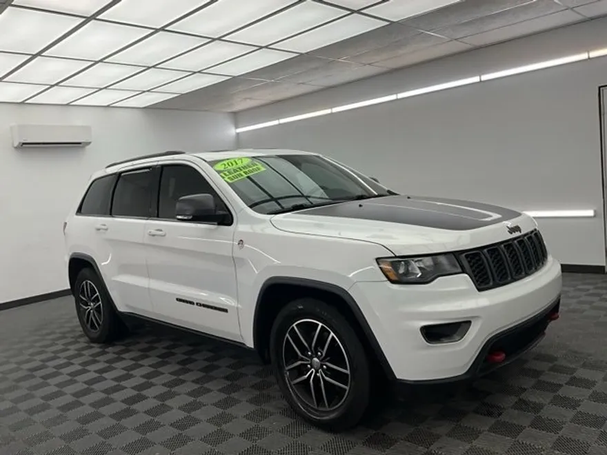 2017 Jeep Grand Cherokee Trailhawk photo 1