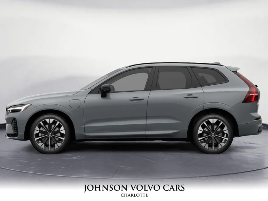 2026 Volvo XC60 Hybrid T8 Plus photo 1