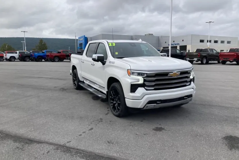 2024 Chevrolet Silverado 1500 High Country photo 1