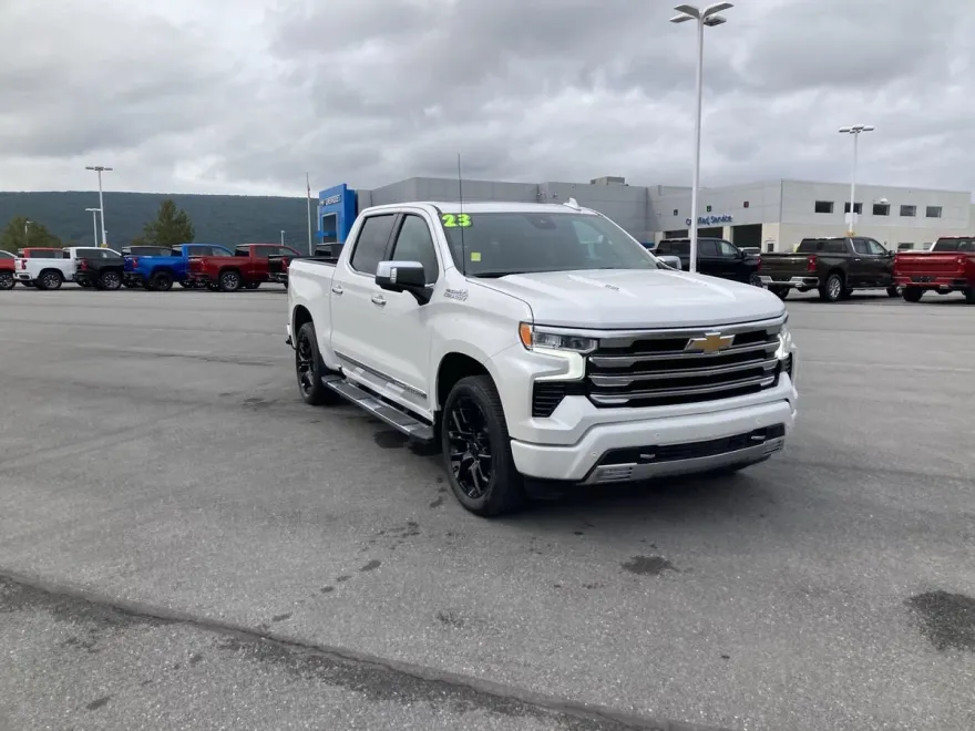2024 Chevrolet Silverado 1500 High Country photo 1