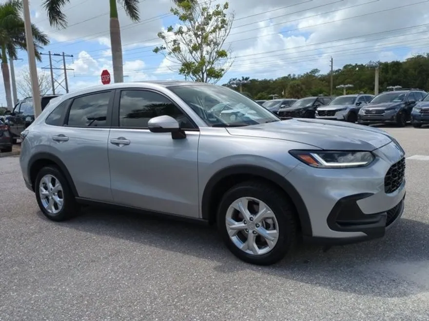 2023 Honda HR-V LX photo 1