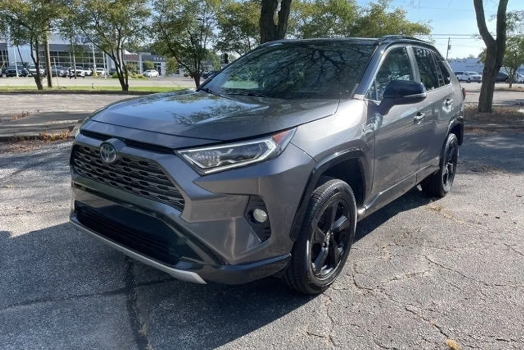 2020 Toyota RAV4 Hybrid XSE photo 1