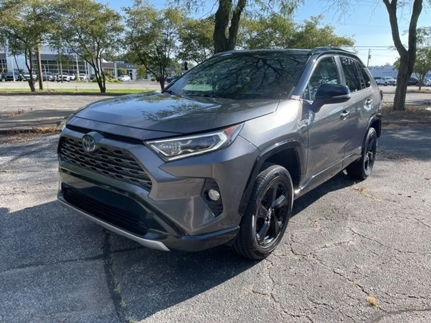 2020 Toyota RAV4 Hybrid XSE photo 1
