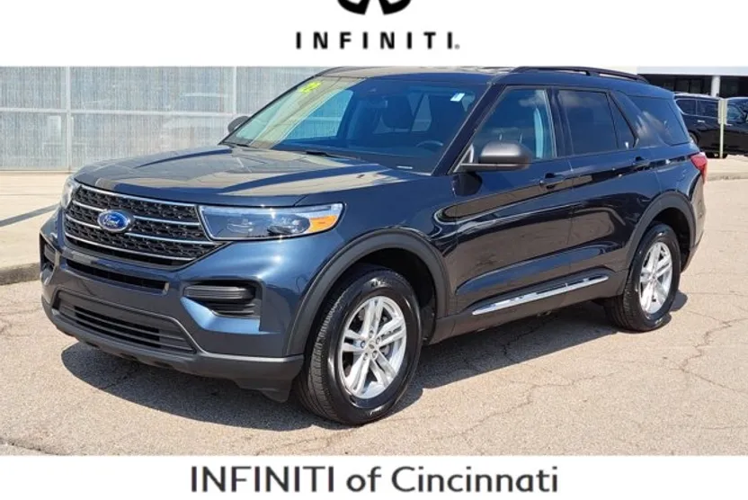 2022 Ford Explorer XLT photo 1