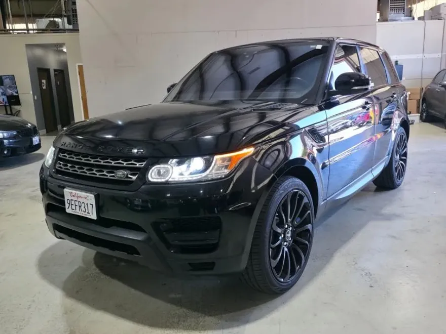 2017 Land Rover Range Rover Sport SE photo 1