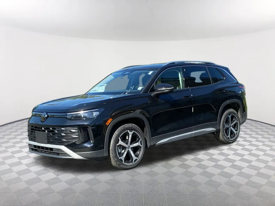 2025 Volkswagen Tiguan SE photo 1