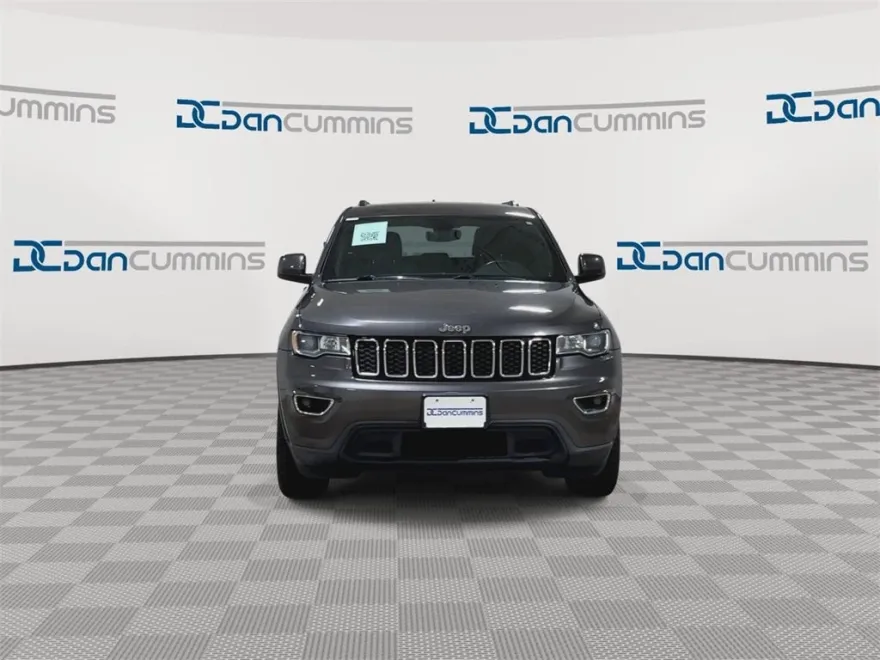 2017 Jeep Grand Cherokee Laredo photo 1