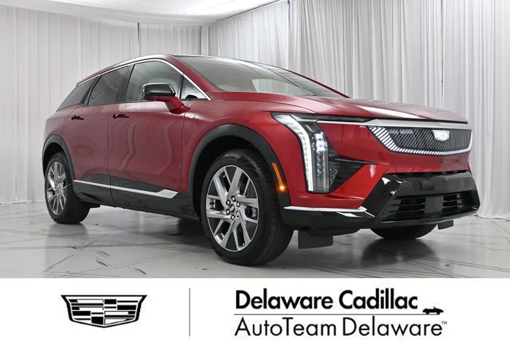 2025 Cadillac Optiq Luxury photo 1