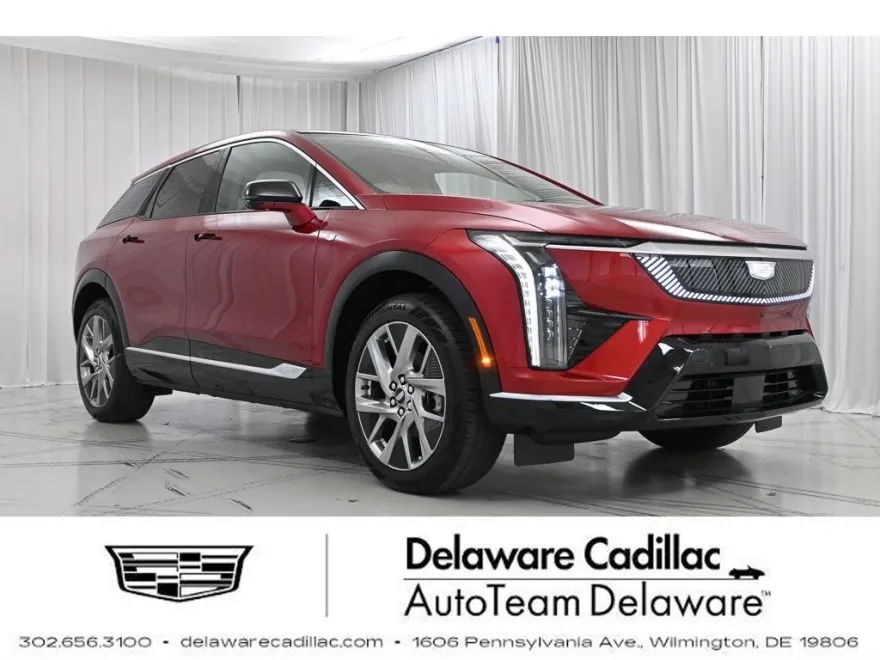 2025 Cadillac Optiq Luxury photo 1