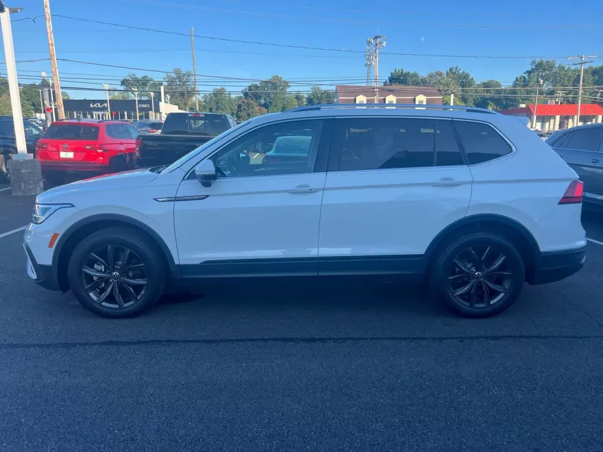 2024 Volkswagen Tiguan SE Wolfsburg Edition photo 1