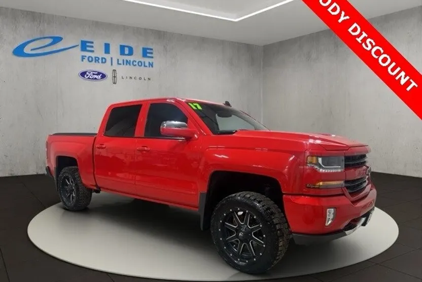 2017 Chevrolet Silverado 1500 LT photo 1