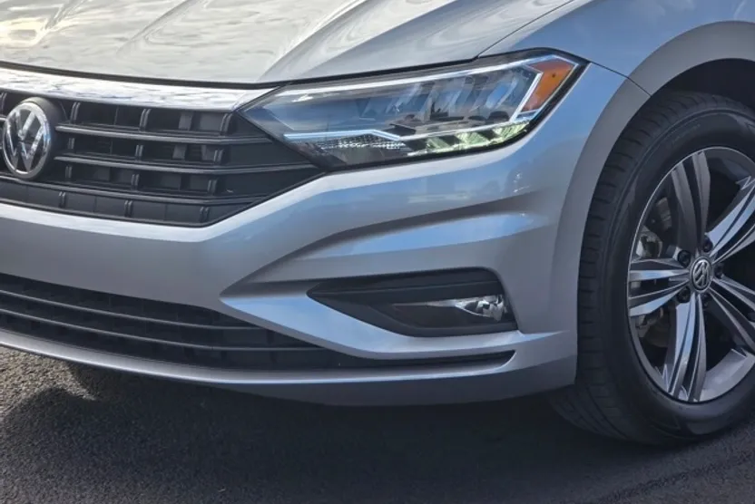 2019 Volkswagen Jetta R-Line photo 1